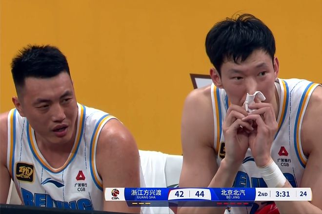 CBA总决赛:孙铭徽爆发28+9,胡金秋21分压制周琦,两外援5中0
