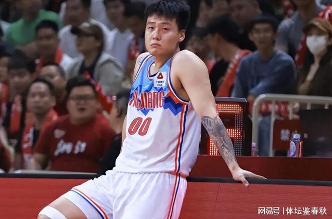 2年仅打31场!顶薪赵睿遭质疑,今夏或被新疆男篮交易,下家3选1