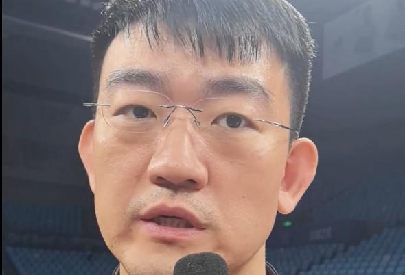 王博:孙铭徽和胡金秋比赛时间有点长,今晚会考虑这个问题