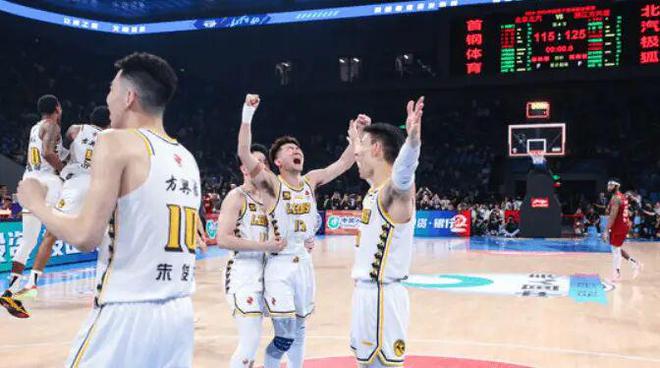 广厦4-2北京夺冠!布朗41+9,大秋王者归来,他才是球队最大收获