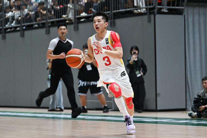 全能输出!杨溢2中1拿到5分5板8助3断