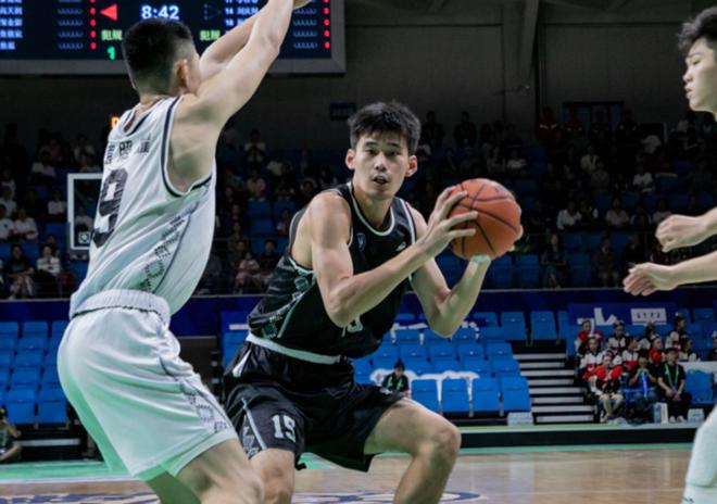 媒體人:楊曦皓、逄硯鈞、盧駿計(jì)劃參加CBA選秀,楊曦皓仍是狀元熱門