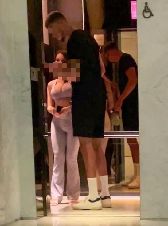 辣眼睛!小波特真会玩啊,与台湾TS网红共处一室,后者被撞断牙齿