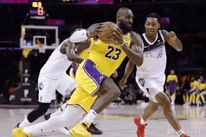 1-4,总冠军球队残酷出局,成NBA交易最失败球队,你真该走人了