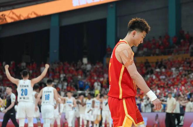 孙铭徽：G5赛后踢球确实是崩溃了 那场比赛太想赢