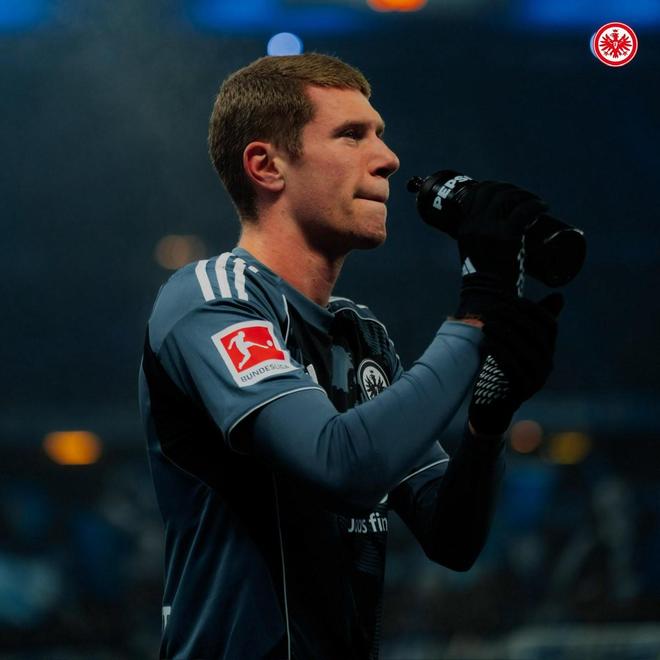 官方：法蘭克福后衛(wèi)鮑姆在賽季首秀中膝蓋內(nèi)側(cè)副韌帶受傷