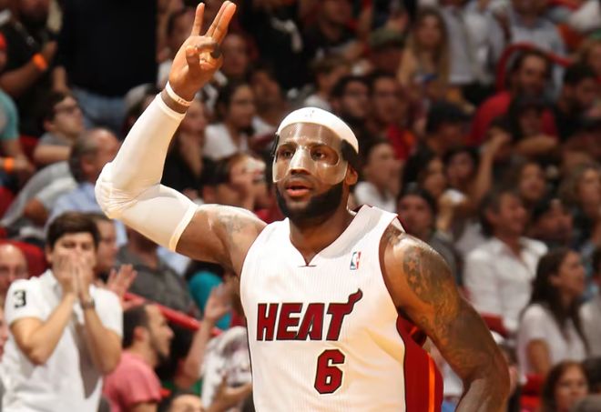 单赛季场均25分+三项命中率超180有多难？NBA仅4人，16库里上榜