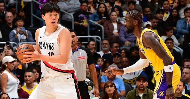 杨瀚森1分1板里夫斯空砍41+5 开拓者客场战胜湖人