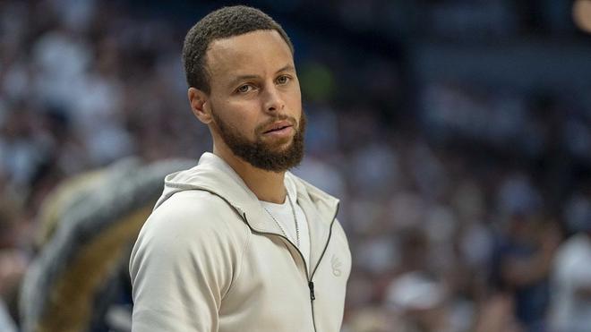 多才多艺，库里和里夫斯被其他球员评为“NBA最佳高尔夫球手”