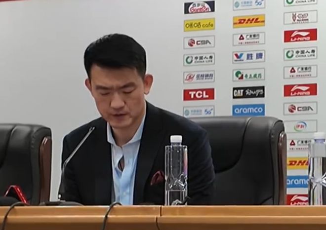 广厦夺G3发布会！王博赞末节防守+布朗价值，并强调团队篮球！