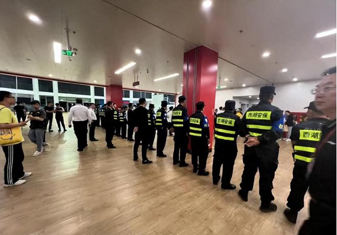 今晚9点！CBA发出重磅罚单，广厦等三方共罚款20万，楼明遭到停赛