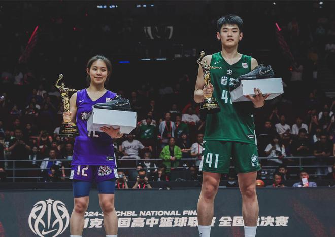 夺冠+MVP！中国男篮17岁2米07新星出炉：小胡金秋助广东队崛起？