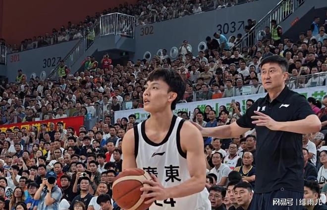 放弃小快灵！广东队“死亡三高”打爆内线，碾压四川夺冠没悬念了