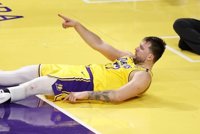佩林卡：6个月前湖人选择东契奇 而今东契奇选择湖人 里程碑意义