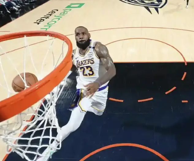 湖人要起势！戏耍东契奇字母哥不说，还用3场比赛发明了新战术