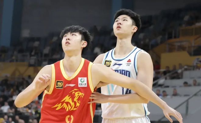 赵嘉仁究竟被谁所伤？坊间传闻是一恶汉，球迷：自己人都不放过