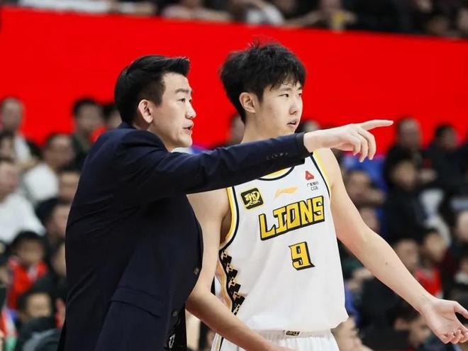 伤病如同阴魂不散的梦魇，年复一年地纠缠志在冲冠浙江广厦