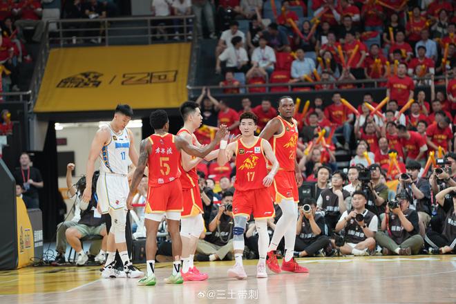 CBA总决赛-广厦1-1北京 孙铭徽28+9胡金秋21分 周琦13+10