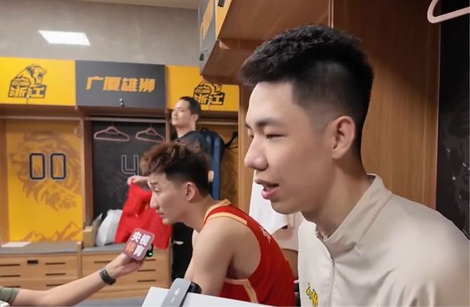 G2私下采访！朱俊龙谈带伤，翟晓川回应末节，奥莫特不满篮板！