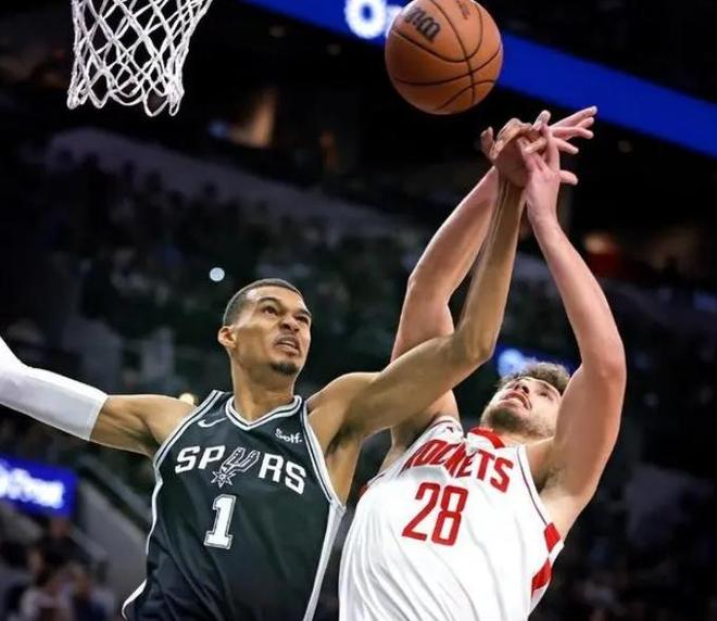 火箭对阵马刺！伤病名单出炉：2位老将缺阵，32岁高塔出战成疑