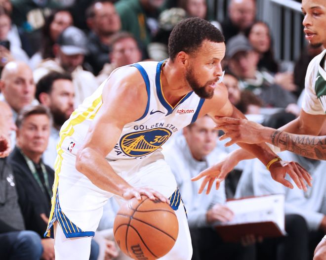 爆冷!庫裏27+6勇士不敵雄鹿,舊將反戈轟32分,庫明加成唯一慰藉