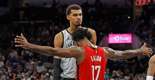 馬刺主帥：文班慢下來(lái)耐心閱讀 我們就能打得高效