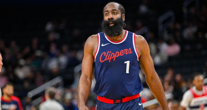 萊昂納德錯失絕殺！哈登空砍29+7+8 關鍵三分險助快船翻盤