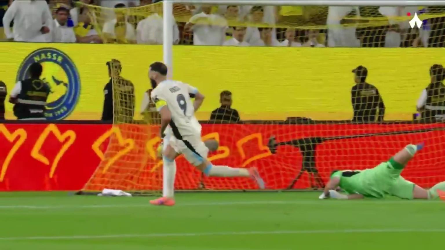 勝利0-1落后！吉達(dá)聯(lián)合快速反擊，本澤馬第15分鐘破門！