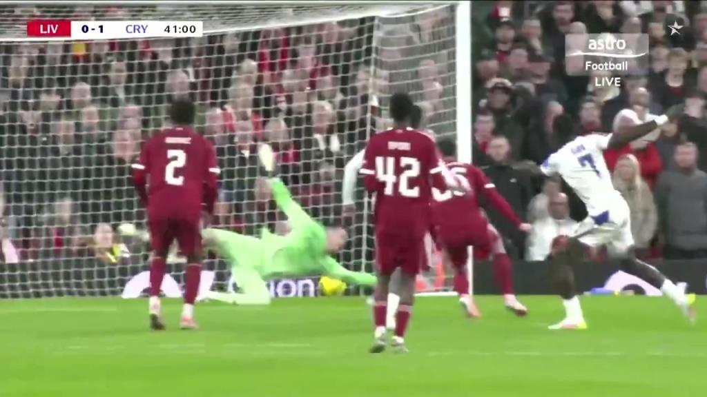 利物浦落后!镰田大地挑传戈麦斯解围不远,萨尔抽射破门 利物浦落后!镰田大地挑传戈麦斯解围不远,萨尔抽射破门