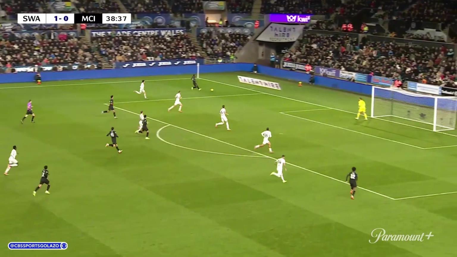 曼城扳平比分!多库内切射门折射入网 曼城扳平比分!多库内切射门折射入网