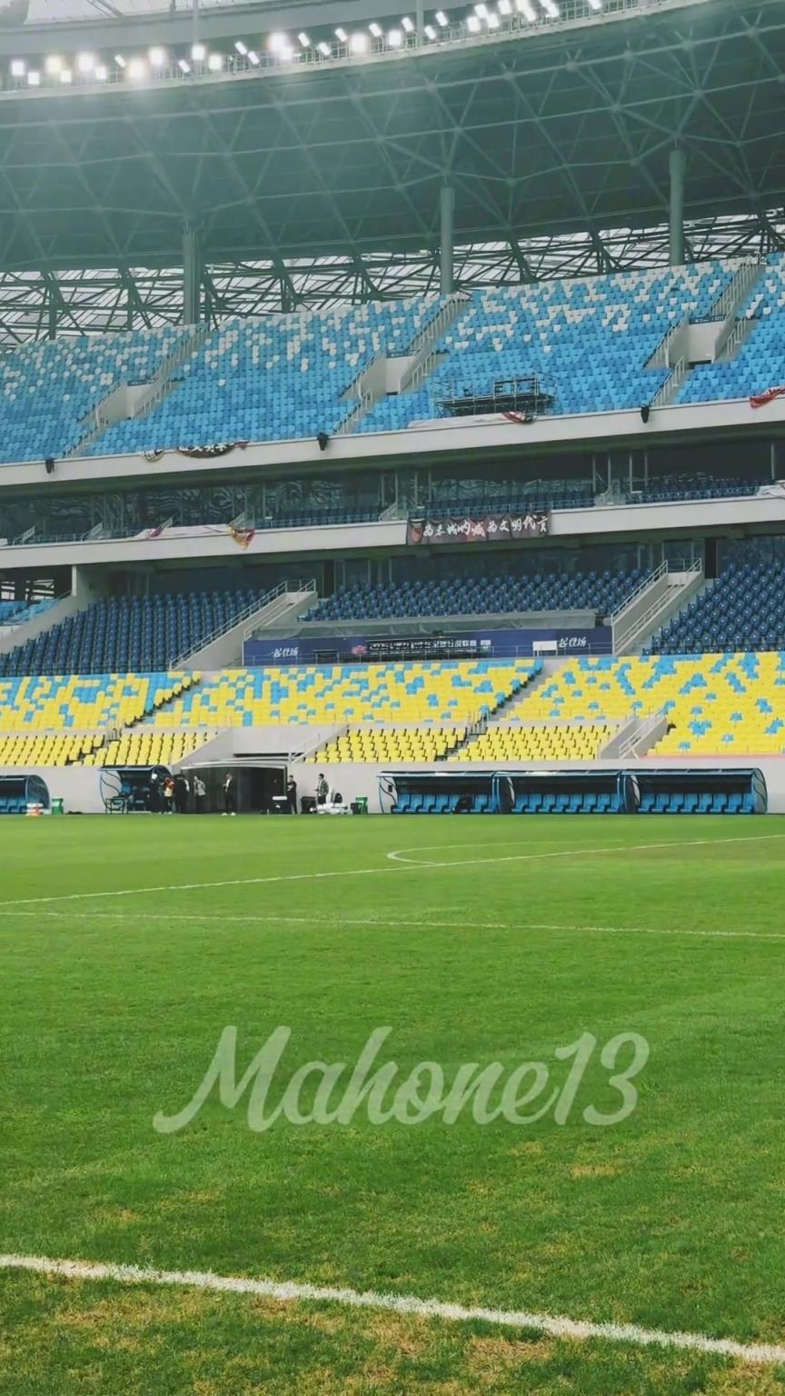 成都蓉城对阵河南赛前点名,看看草皮,看看人员情况 成都蓉城对阵河南赛前点名,看看草皮,看看人员情况