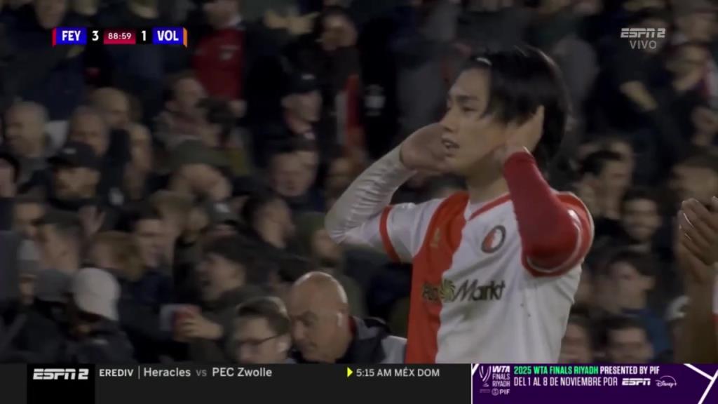 頭頂腳踢！日本球星上田綺世荷甲雙響！13球領(lǐng)跑射手榜！