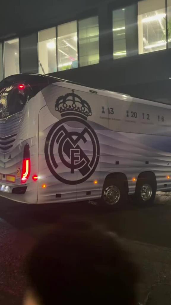 皇馬大巴抵達利物浦！又是一年利物浦大戰(zhàn)皇馬，誰會拿下比賽呢