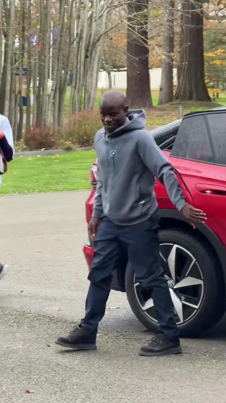 重回法国队!34岁坎特抵达克莱枫丹 重回法国队!34岁坎特抵达克莱枫丹