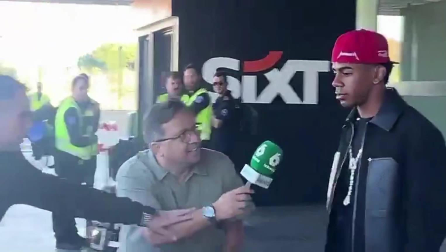 亚马尔今早离开西班牙队，目前已抵达巴塞罗那