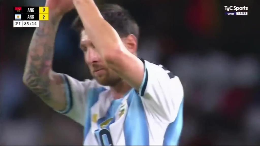 传射建功!梅西第86分钟被换下!全场球迷高呼呐喊! 传射建功!梅西第86分钟被换下!全场球迷高呼呐喊!