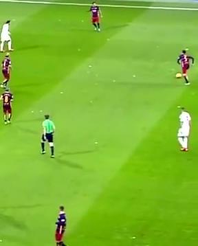 控到进球让对手无可奈何!名场面:国家德比巴萨传进球门! 控到进球让对手无可奈何!名场面:国家德比巴萨传进球门!