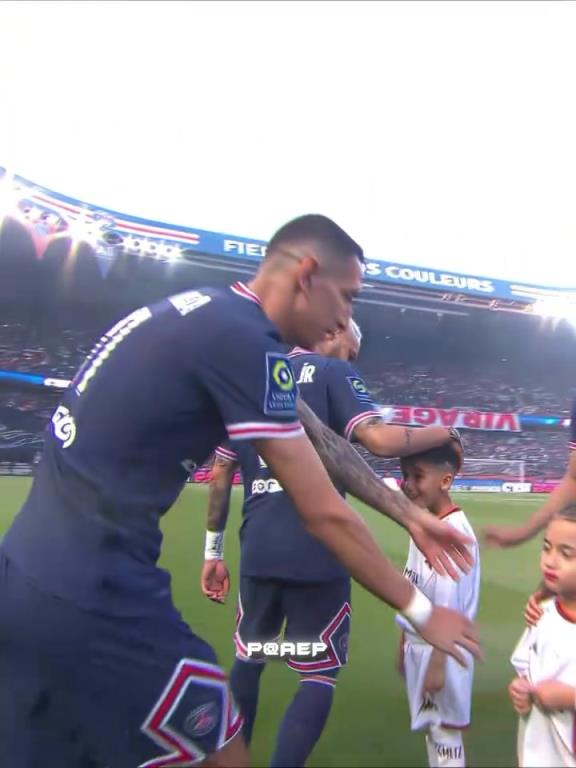 帅是一种感觉!内马尔的经典庆祝动作! 帅是一种感觉!内马尔的经典庆祝动作!