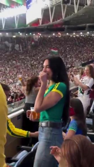 杜阿·利帕现身弗鲁米嫩塞主场观看德比战