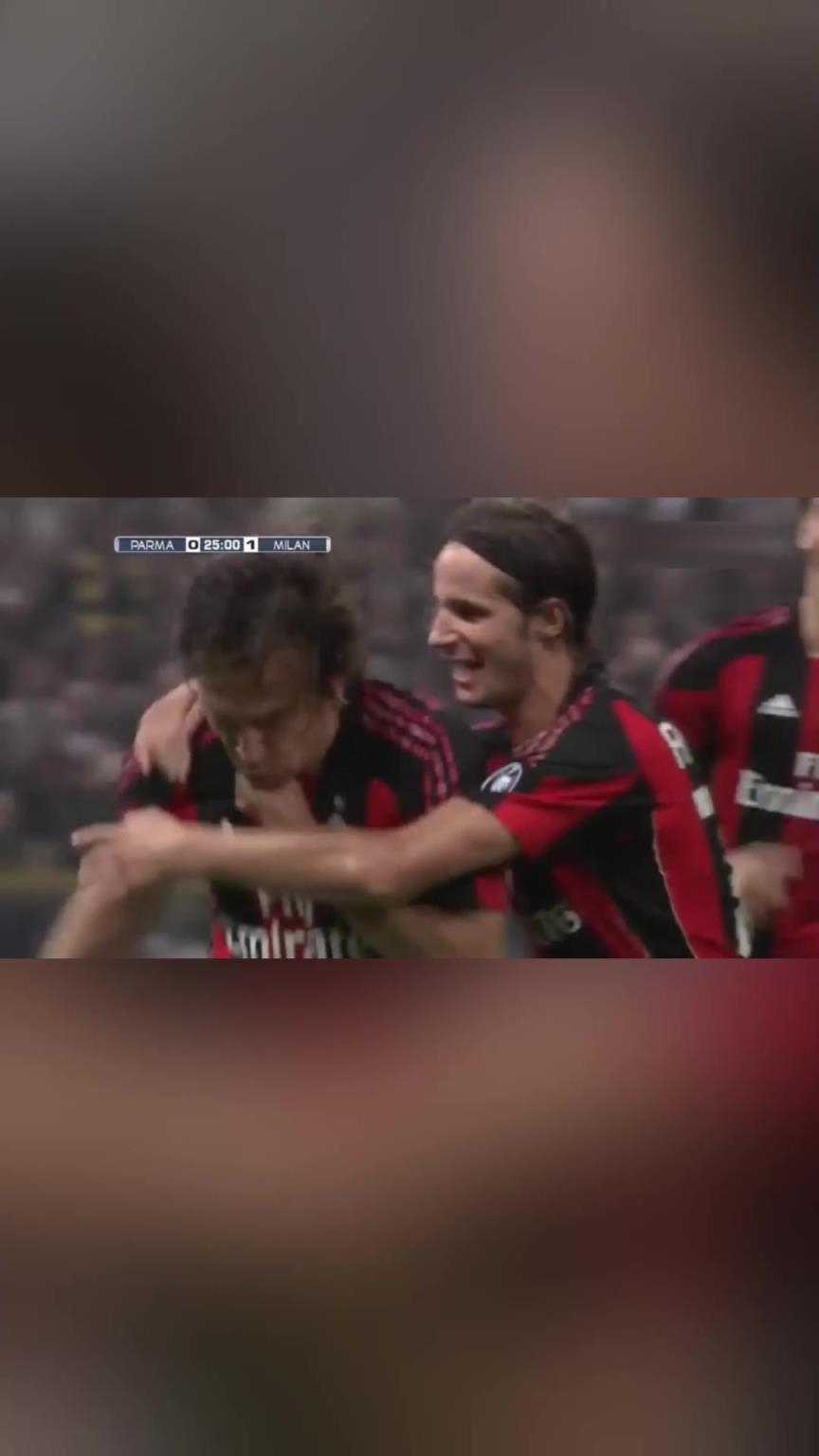 小罗看傻了！皮尔洛30米开外超级落叶球破门！