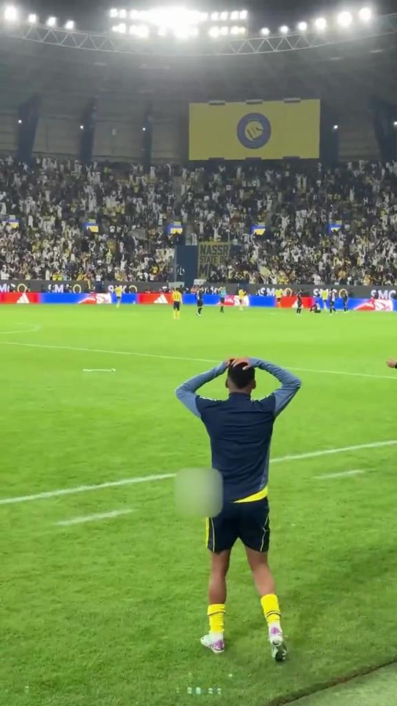 这是40岁的人能干出来的事？C罗复刻对尤文惊世倒勾惊呆队友