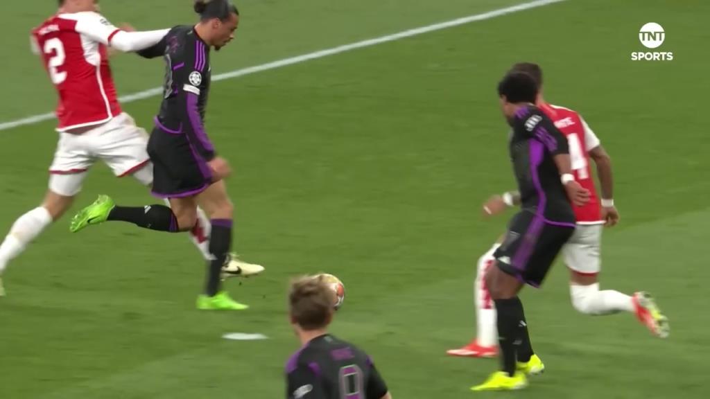 萨卡破门特罗萨德扳平！23-24赛季阿森纳主场2-2战平拜仁！