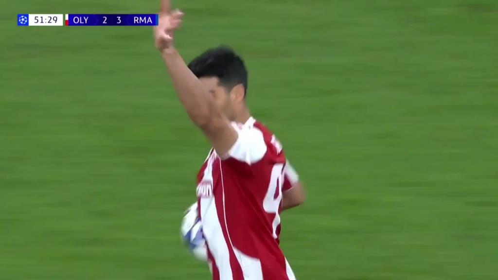 皇馬禁區(qū)內(nèi)防守漏人！塔雷米無(wú)人盯防起跳頭球破門(mén)得手！