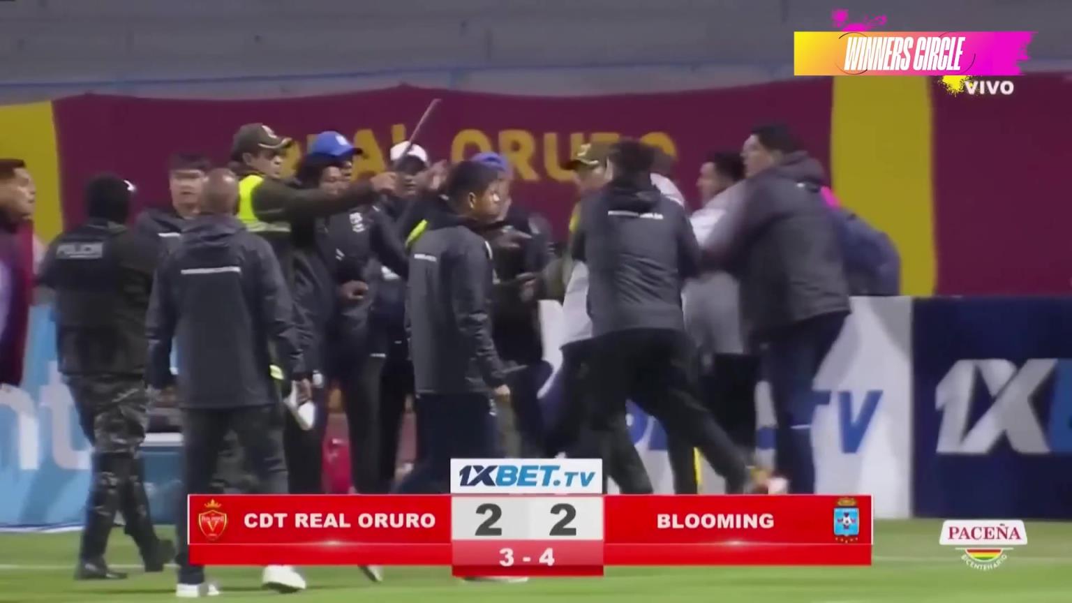 仇人相见杀疯了!玻利维亚杯赛群殴17人染红 联赛再遇10-1血洗 仇人相见杀疯了!玻利维亚杯赛群殴17人染红 联赛再遇10-1血洗