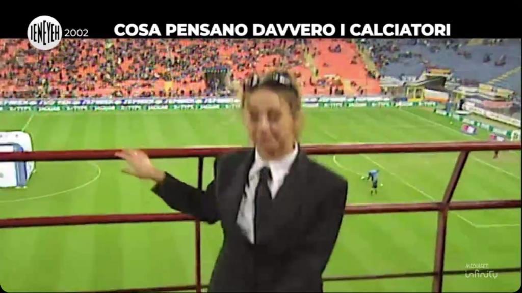 社交恐怖分子!名场面:02年美女主持人赛后采访国米球员! 社交恐怖分子!名场面:02年美女主持人赛后采访国米球员!