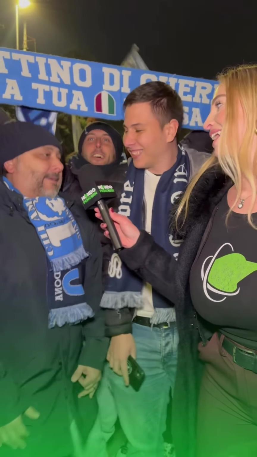 皇马女主持现在都被外派到意大利采访了嘛，这身材着实有些离谱