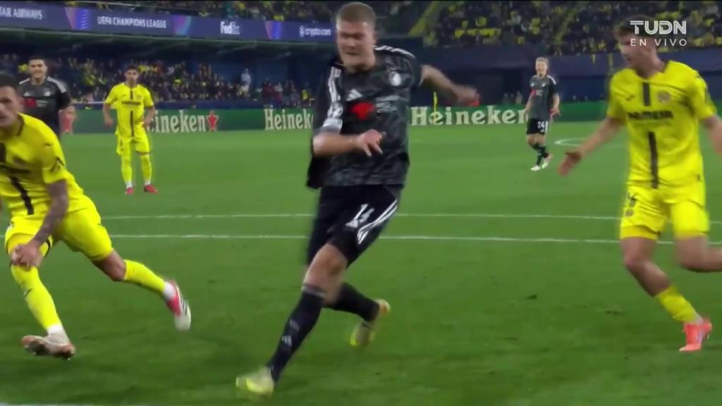 欧冠四连败!黄潜最后时刻遭绝杀!比利亚雷亚尔2-3不敌哥本哈根 欧冠四连败!黄潜最后时刻遭绝杀!比利亚雷亚尔2-3不敌哥本哈根