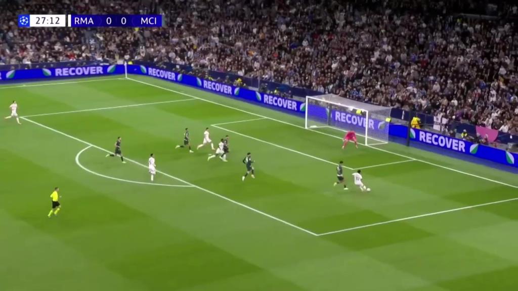 皇马先下一城！罗德里戈杀入禁区小角度打门得手！贝林厄姆助攻！