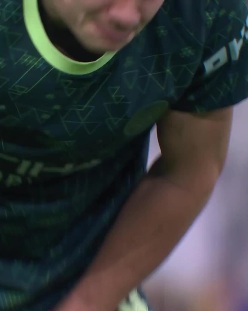 魔人也会痛吗?欧冠官方剪辑哈兰德被击中裆部