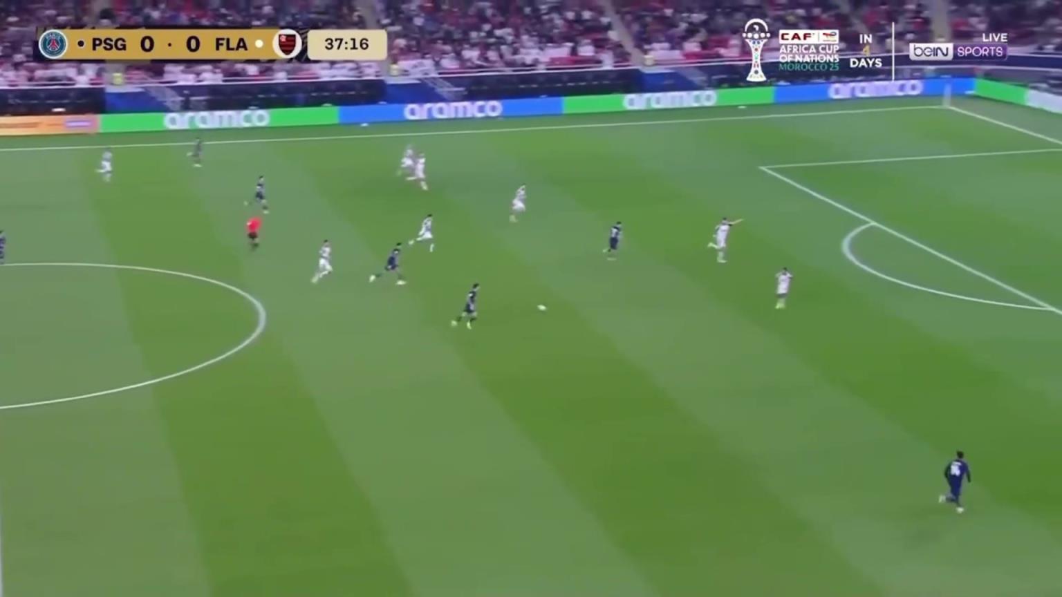 巴黎1-0弗拉门戈!弗拉门戈门将扑救失误,K77轻松破空门 巴黎1-0弗拉门戈!弗拉门戈门将扑救失误,K77轻松破空门